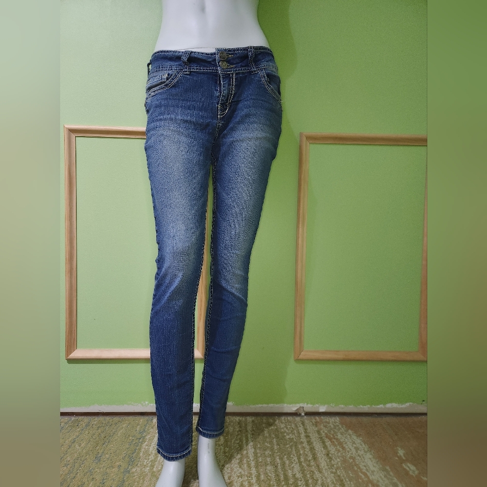 Women's Wall Flower Blue Jeans